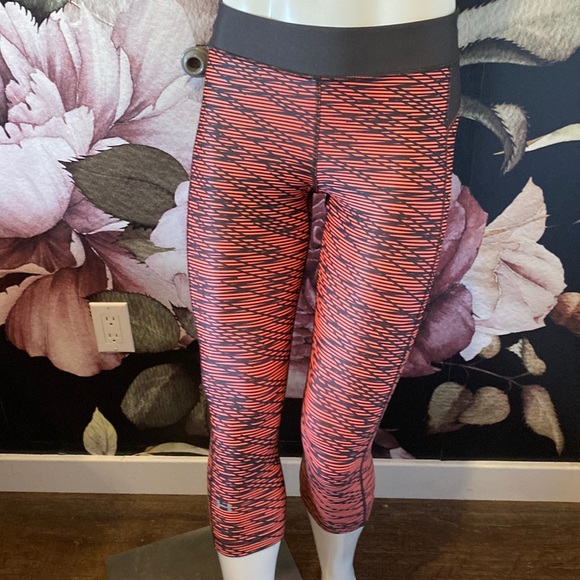 Under Armour Capri Leggings - Picture 1 of 4
